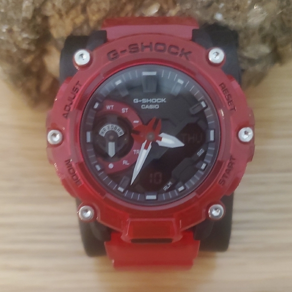 Red Smartwatch - Picture 6 of 9